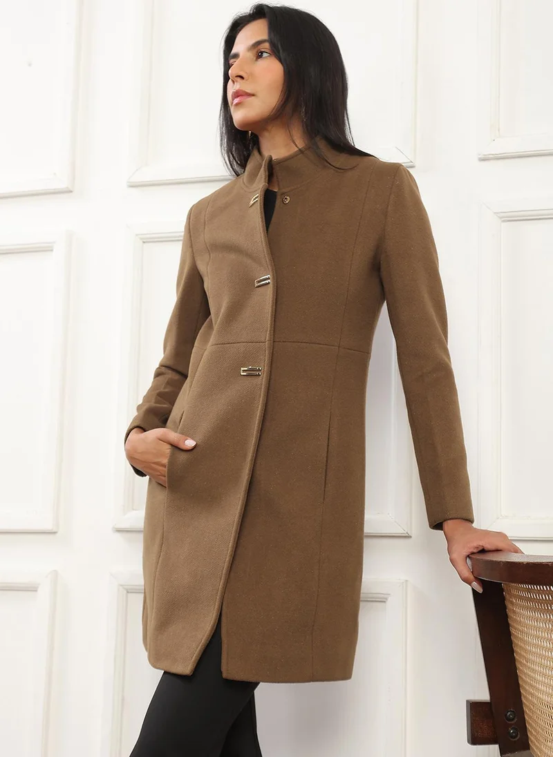 جلو باص Globus Women Brown Mock Collar Long Sleeves Self Design 2 Pockets Soft Functional Hip Length Winterwear Overcoat